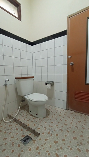 Bathroom 5, Yokima Beach Hotel, Pangandaran