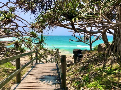 EXTRA LARGE 2 Bed Apartment - 3 Pools and Spa - Mountain View - BEACHFRONT LOCATION CABARITA BEACH, Tweed  - Tweed Coast