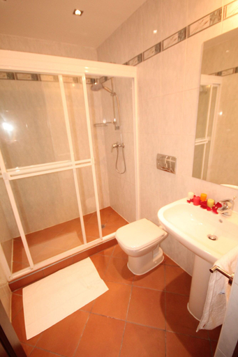 Bathroom 4, RDG Hotel, Managua