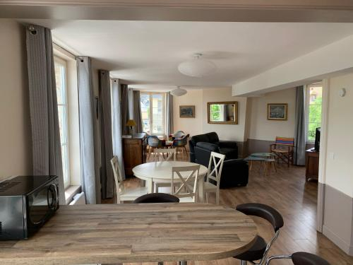 Le Duplex de la rue Traversiere, Calvados