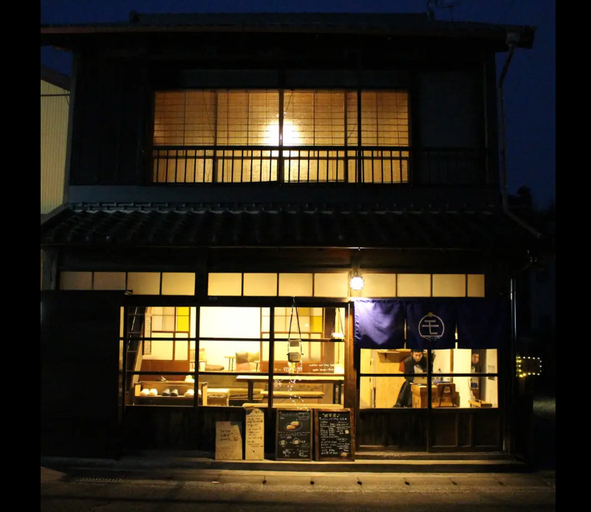 coffee and stay  MOMOYA tatami room with futon 1, Shizuoka