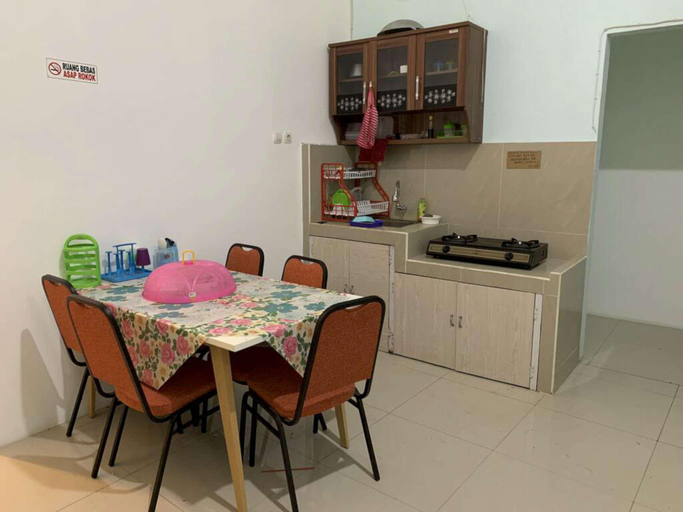 Dining Room, Standar double 08 at happy inn puspo, Semarang
