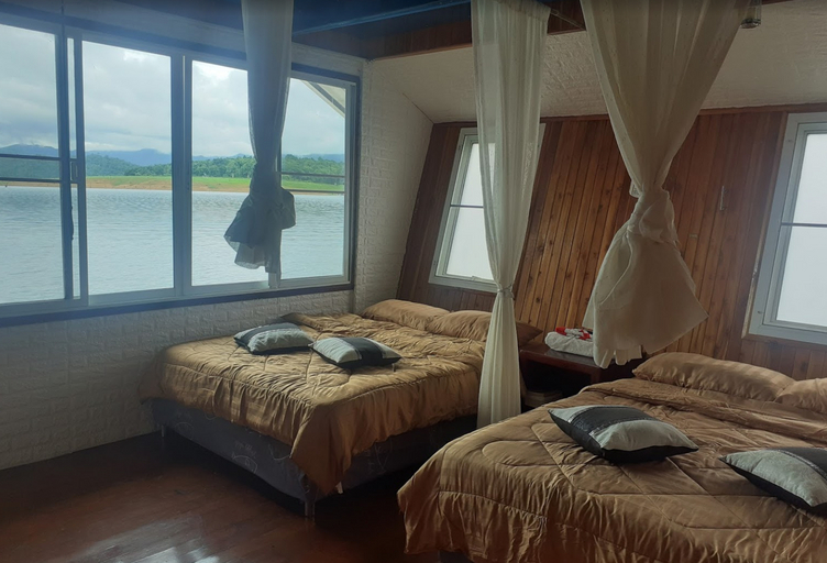Cabin Crew Incl. Breakfast, Thong Pha Phum