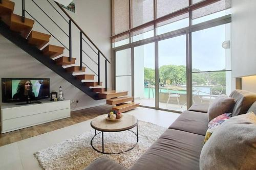 AQUAMARINE DUPLEX LUXURY :1 BR/Direct Pool Access, Cha-Am