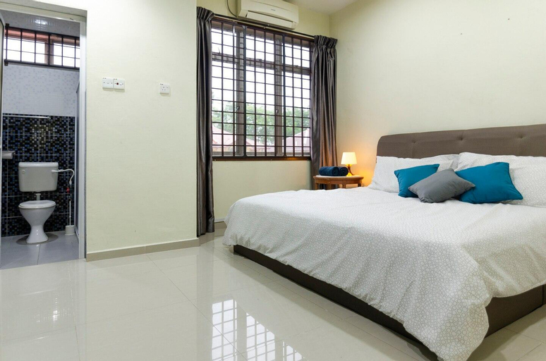 Spacious & Homely 3BR Cove House, FREE Parking, Johor Bahru