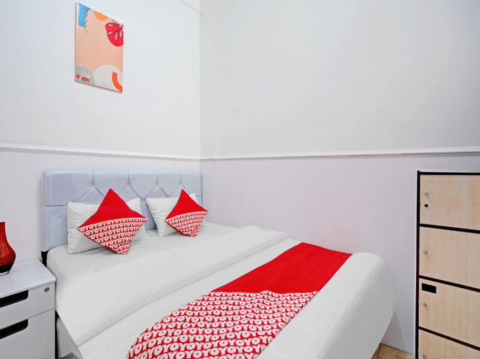 OYO 90546 Aura Syariah Homestay, Ponorogo