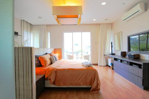 A Luxurious & Spacious 4BR House with Gazebo, Hulu Langat