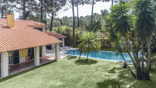 1, Villa Magnolia Luxo - Lovely Private 3 Bedroom Villa - Private Swimming Pool - Large Garden - Pool T, Almada