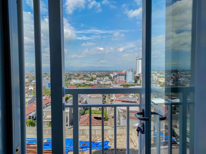 Exterior & Views 5, Cozy Studio at Vida View Makassar Apartment By Travelio, Makassar