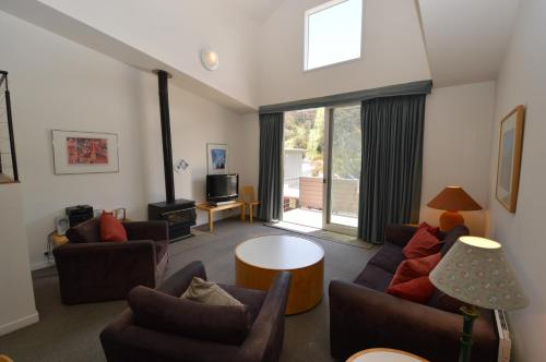 Squatters 11, Snowy River