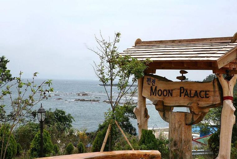 Moon Palace Pension, Ongjin