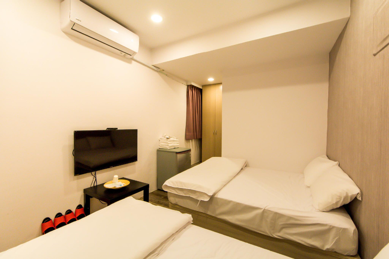 Bedroom 3, JJ Quad room W01 , Taichung