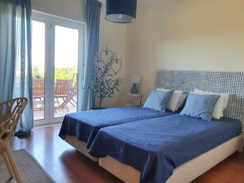 Peaceful with great view and pool, Bombarral