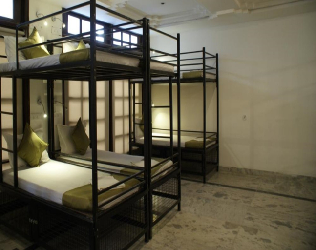 Public Area 4, BedHubs, Hardwar