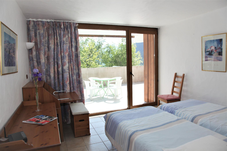 Bedroom 2, Apartment with large balcony - Hermine for 2 to 4 people, Savoie