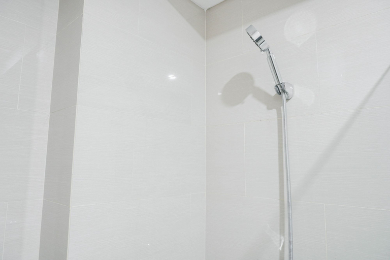Public Area, Nice and Modern 2BR at Daan Mogot City Apartment By Travelio, West Jakarta