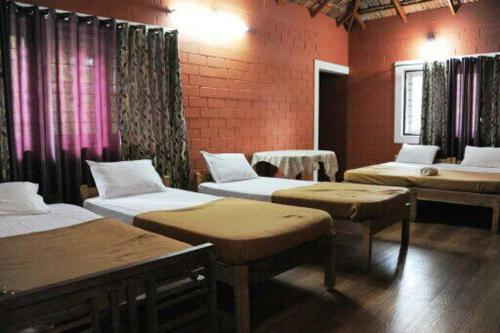 Holidayincoorg chilipili Estate stay for Group, Kodagu