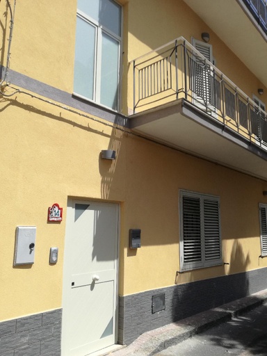 Others 5, la casa del professore, Messina