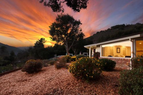 Wine Country Paradise - Private 1-Acre Estate home, Monterey