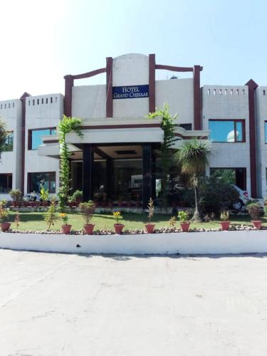 Hotel Grand Chinaar by Ramagya, Panchkula