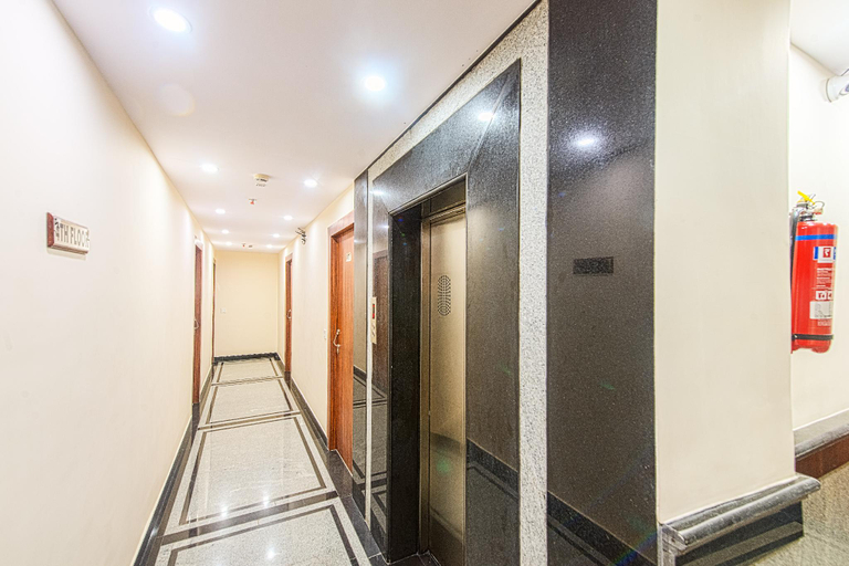 Public Area 2, Treebo Globe International, Near Kalighat Mandir, Kolkata