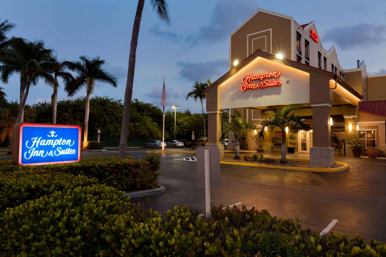 Exterior & Views 2, Hampton Inn & Suites Ft.Lauderdale Airport South, Broward