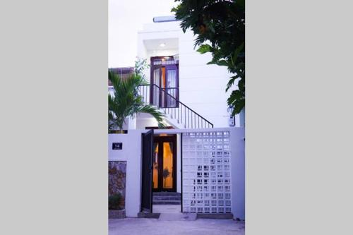 5BR, RORI BEACH HOUSE, Mini Villa, 5 mins to My Khe Beach, Sơn Trà