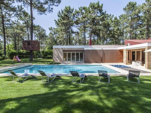 Villa Aroeira Pines - Modern Luxury Villa Private Pool in Aroeira Golf Resort, Almada