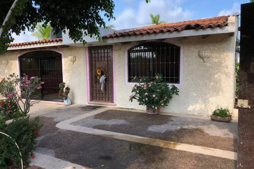 4, HERMOSA CASA ENTRE EL MAR Y LA LAGUNA EN ACAPULCO, Coyuca de Benítez