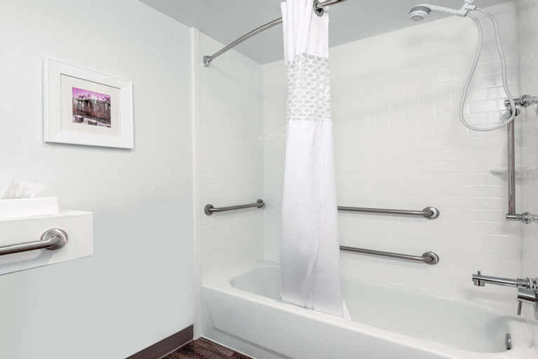 Bathroom 7