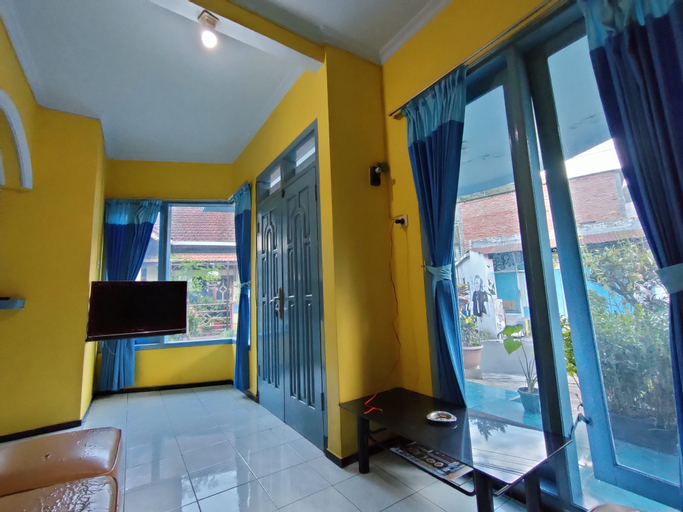 Others 5, Blue Nineteen RedPartner, Malang