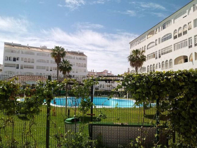 Charming Apartment in El Portil with Pool, Huelva