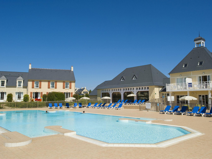 Modern apartment with buth tub near the historic Omaha Beach, Calvados