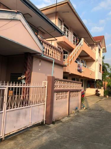 Bandit apartment (Sukumvit 107) แบริ่ง, Muang Samut Prakan