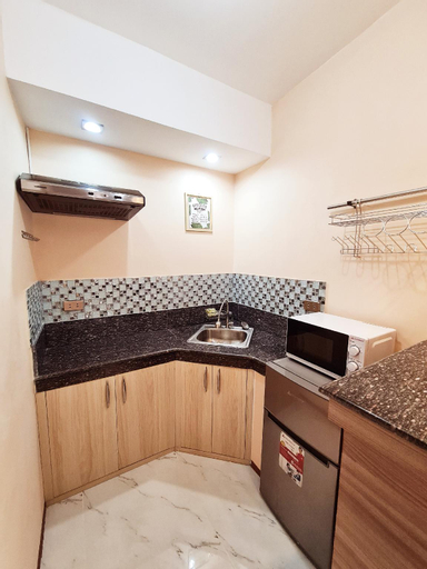 Dining Room 4, BATHTUB,WIFI,CANCOOK STAYCATION BY BEA&RM, Tagaytay City