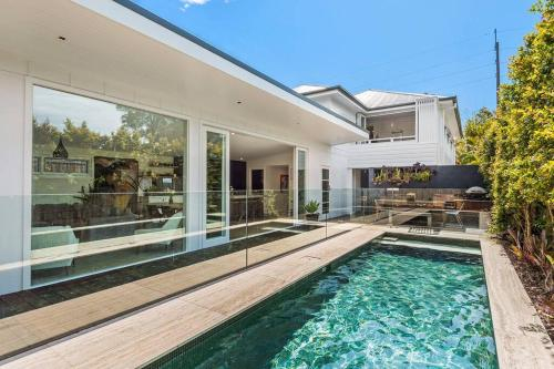 AVALON POOL SHACK., Pittwater