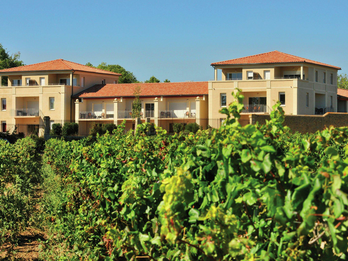 Dignified apartment with dishwasher and near Canal du Midi, Aude