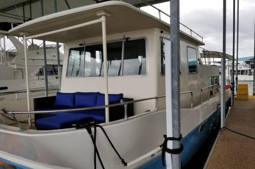 2 LED Houseboats w Deck Lake Travis BOAT Rental Optional, Travis