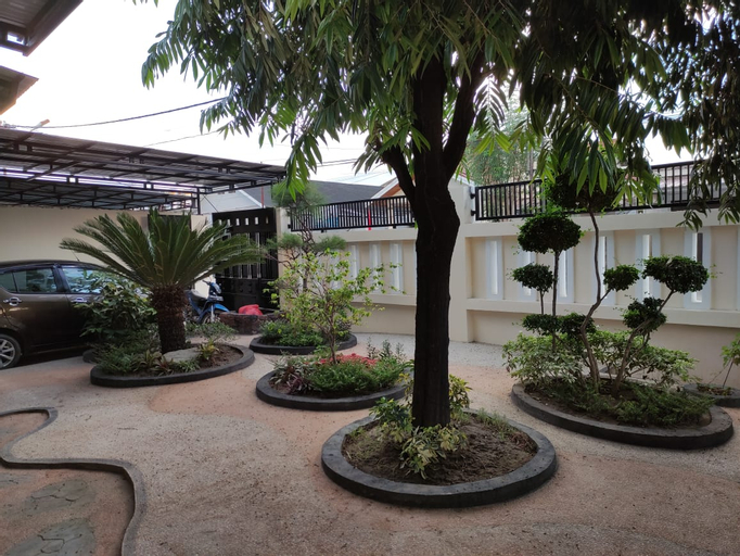 Exterior & Views 2, Al Baroqah Homestay, Palu