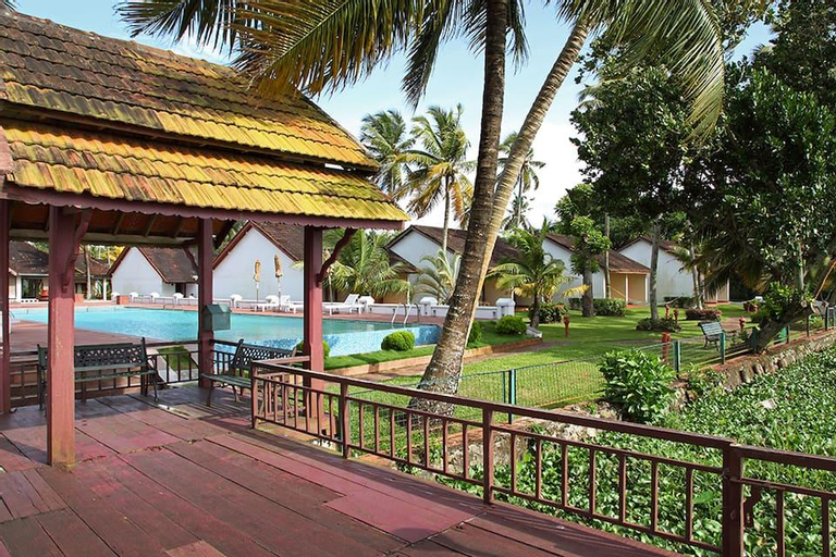 Abad Whispering Palms Lake Resort, Kottayam