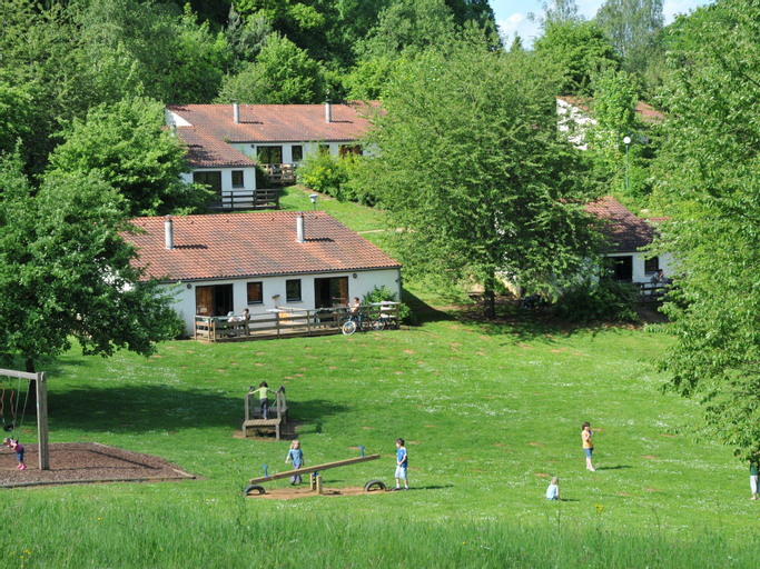Cozy bungalow with a fireplace, near the forest, near Virton, Luxembourg