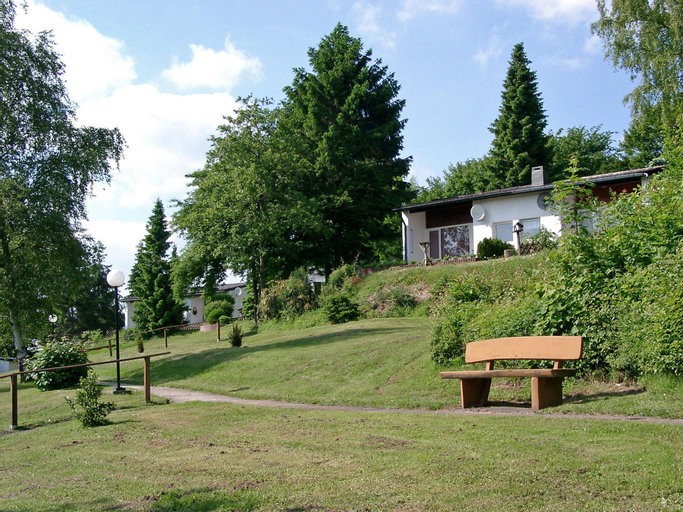 Holiday home with beautiful terrace in a bungalow park in Lichternau-Husen (Sauerland), Paderborn