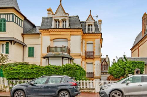 Large calm and cosy studio at the heart of Deauville - Welkeys, Calvados