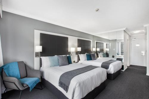 Studio in Heart of GC with Ocean Views, Balcony, Gym, Gold Coast