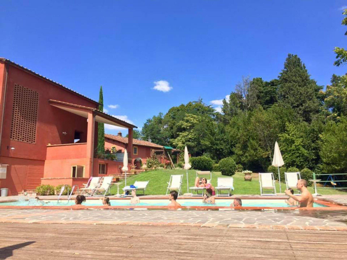 Lush Apartment in Castelfiorentino with Swimming Pool, Florence