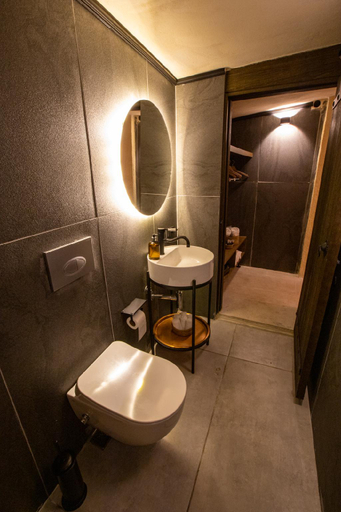 Bathroom, Mirsoum Hotel, Kızıltepe