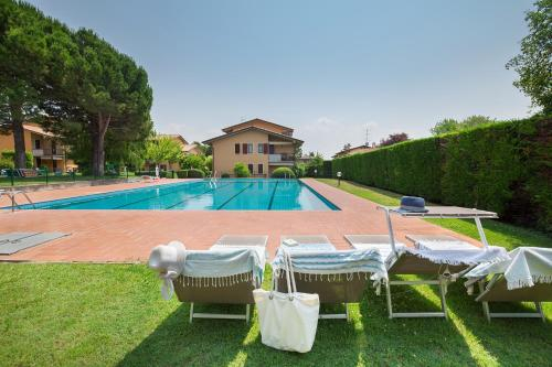 Home Sweet Home, Verona