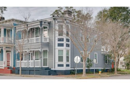 Montgomery House Upper by Lucky Savannah, Chatham