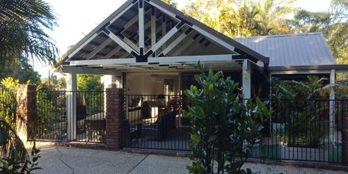 The Summer House, Morayfield