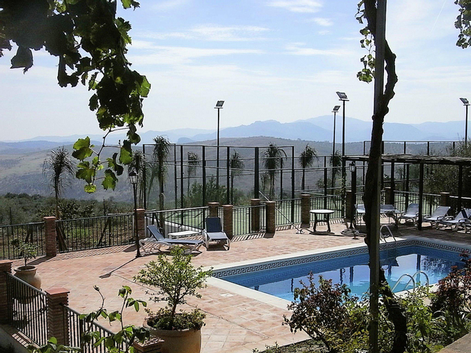 Comfortable Cottage in Periana with Swimming Pool, Málaga